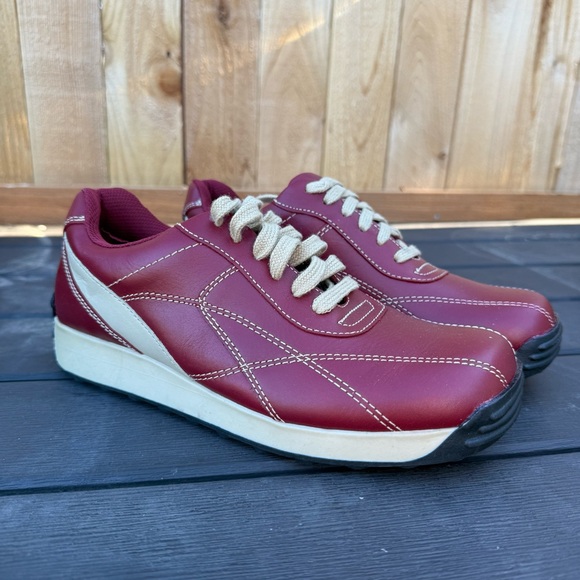 Vintage Y2K Wanted Burgundy and Cream Women's Sneakers - Picture 1 of 3